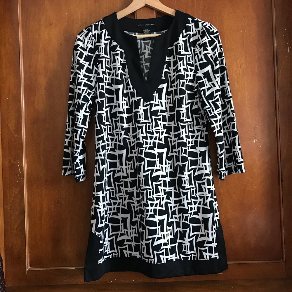 Sarah Spencer black & white tunic top